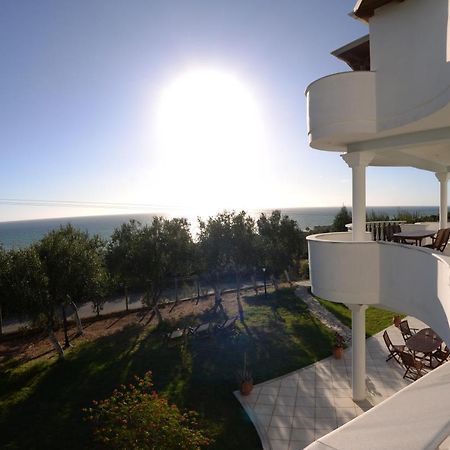 Villa Alex Ríza Екстериор снимка