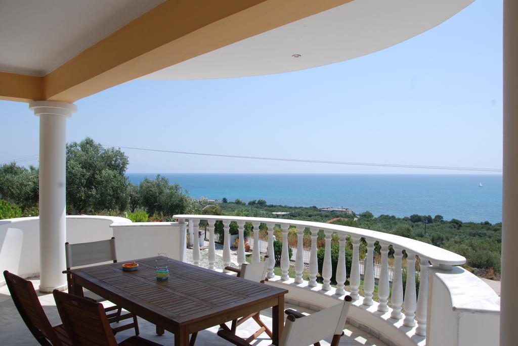 Villa Alex Ríza Екстериор снимка