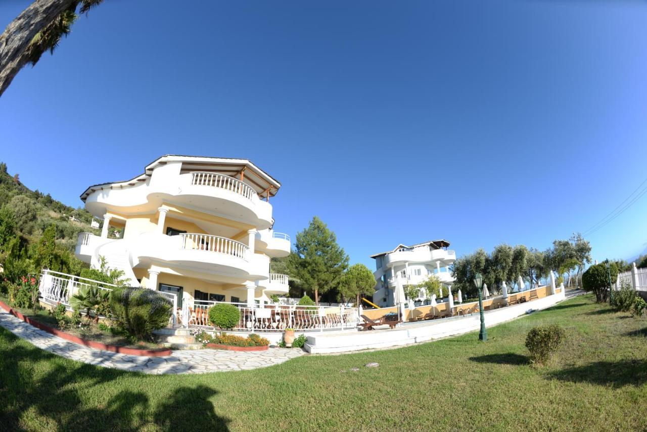 Villa Alex Ríza Екстериор снимка