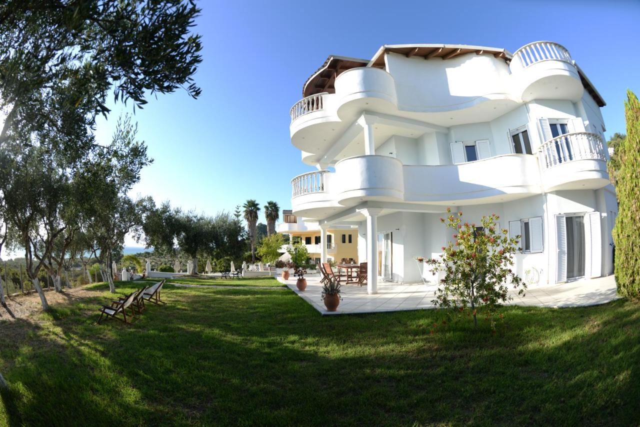 Villa Alex Ríza Екстериор снимка
