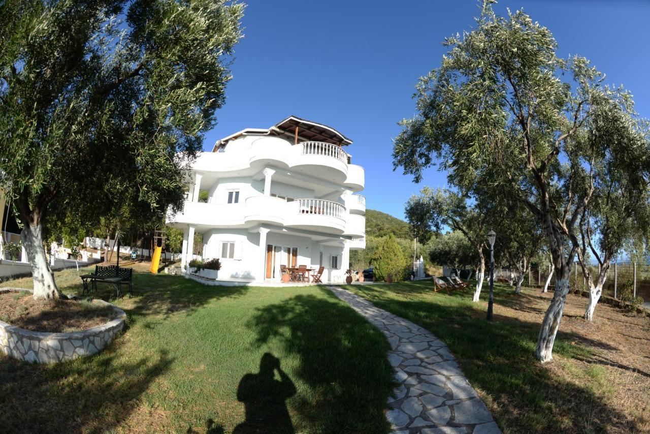 Villa Alex Ríza Екстериор снимка