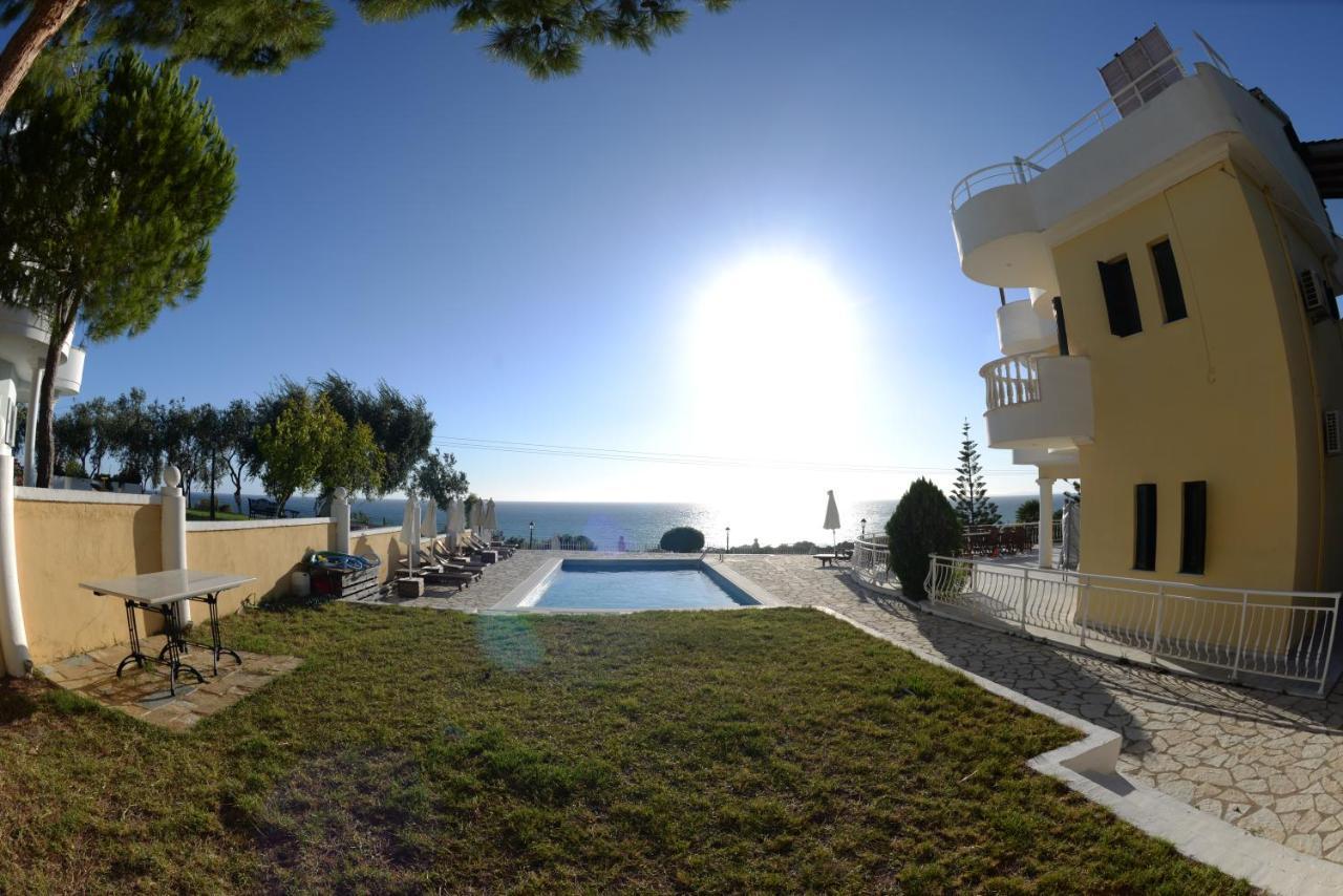 Villa Alex Ríza Екстериор снимка