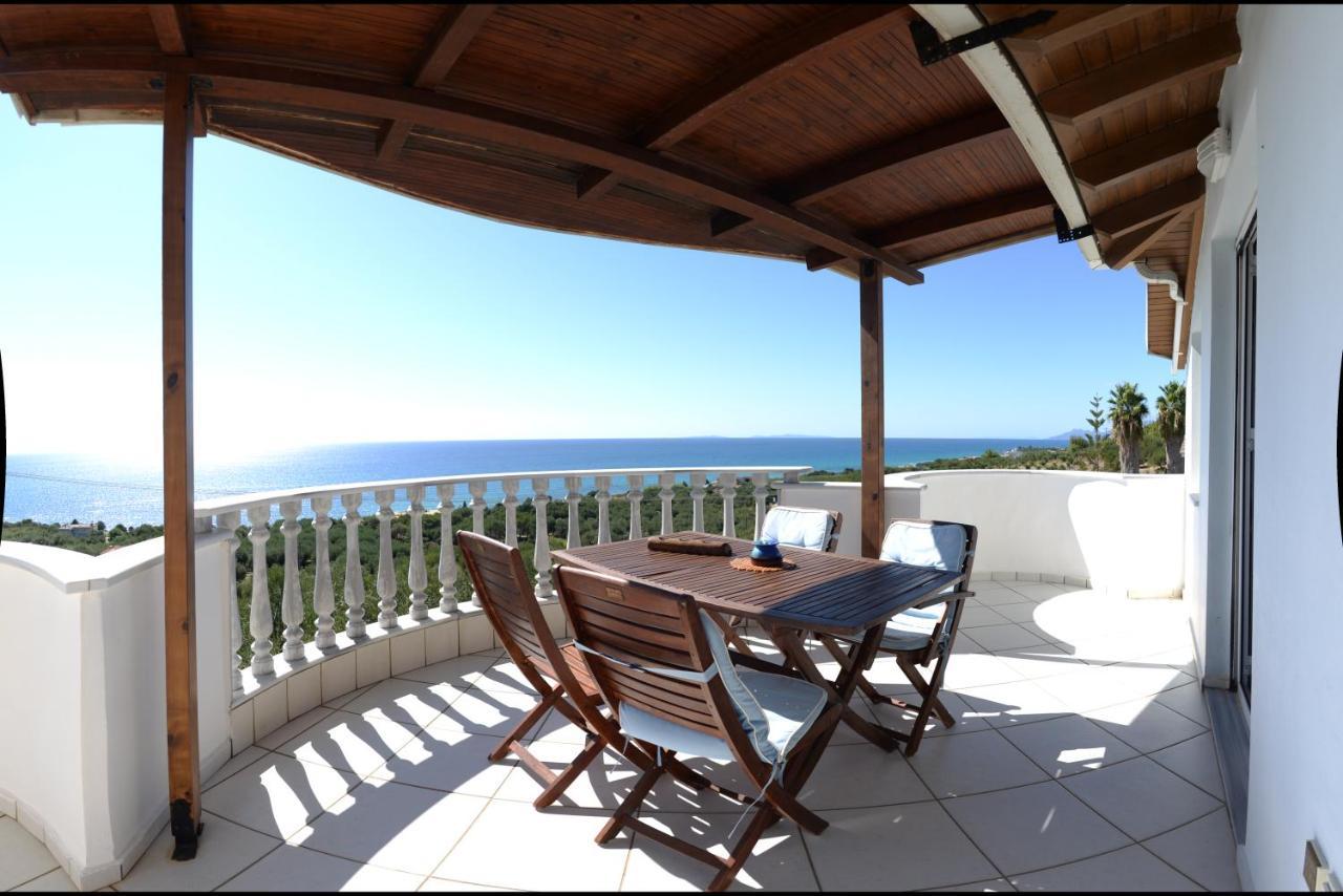Villa Alex Ríza Екстериор снимка