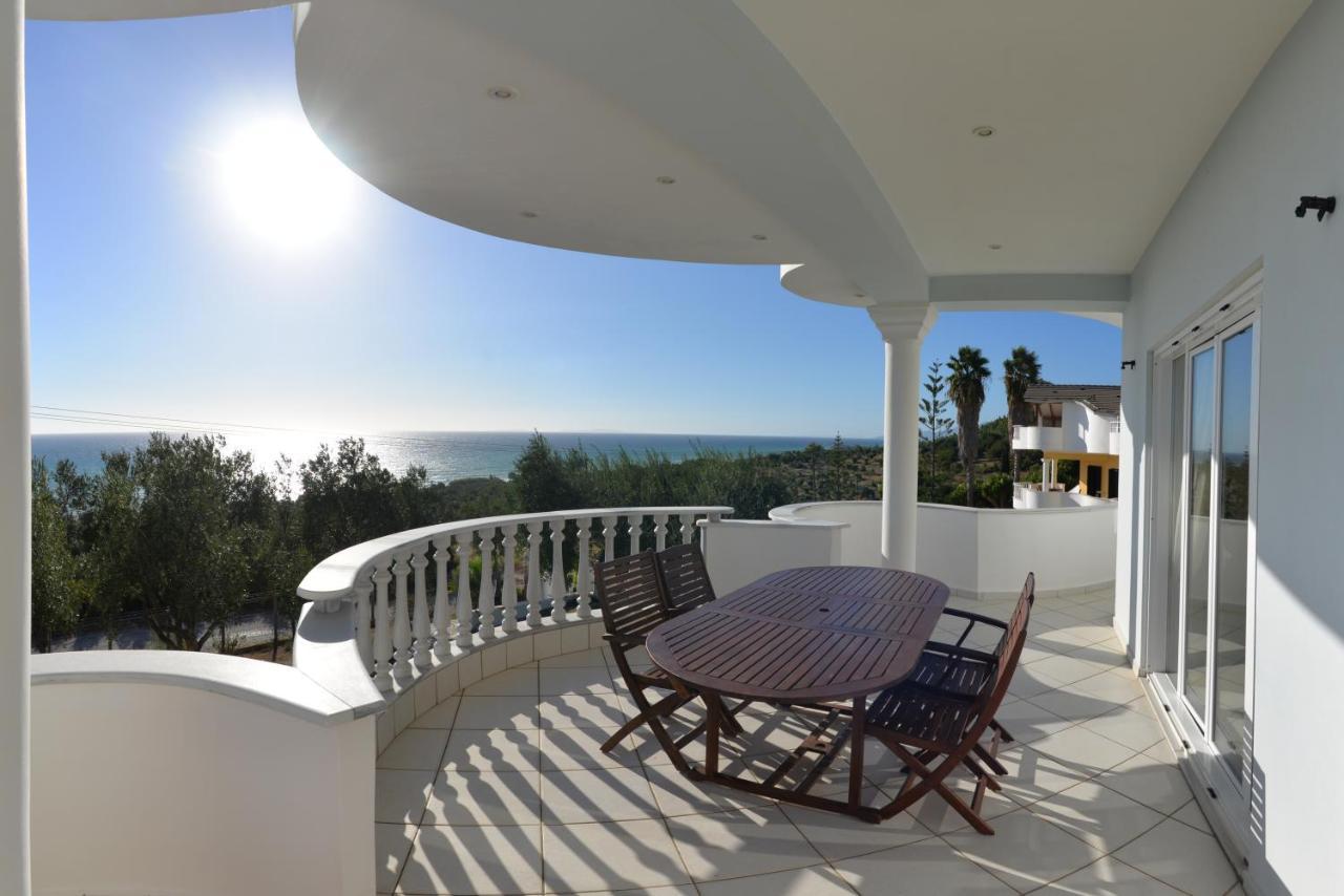 Villa Alex Ríza Екстериор снимка