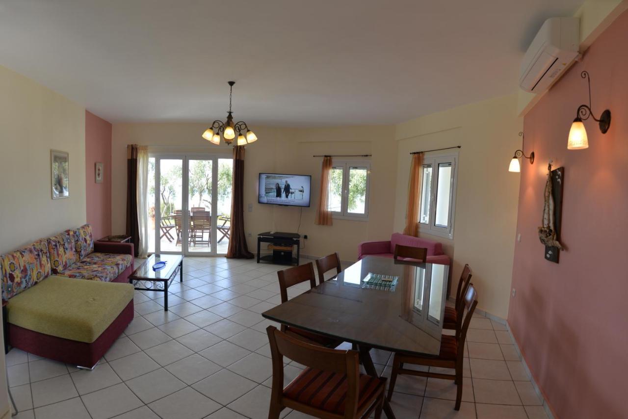 Villa Alex Ríza Екстериор снимка