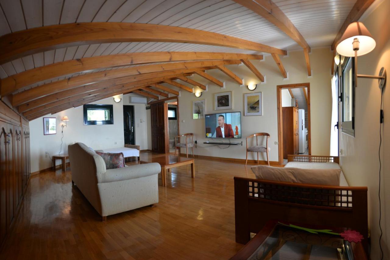Villa Alex Ríza Екстериор снимка