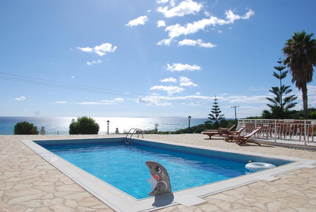Villa Alex Ríza Екстериор снимка