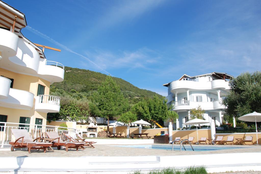 Villa Alex Ríza Екстериор снимка