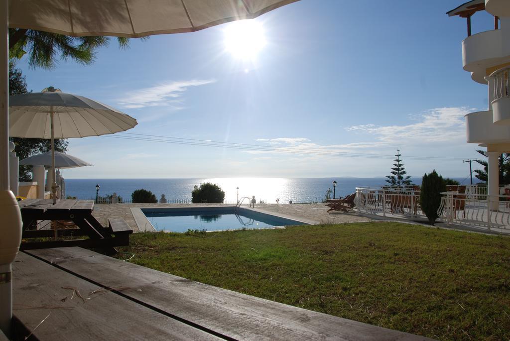 Villa Alex Ríza Екстериор снимка