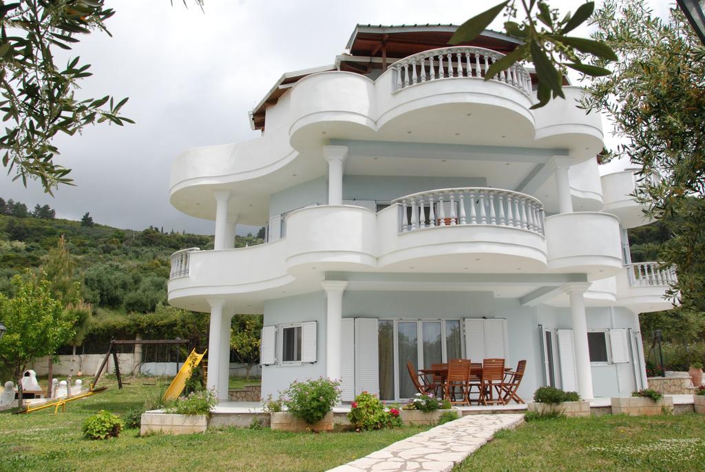 Villa Alex Ríza Екстериор снимка